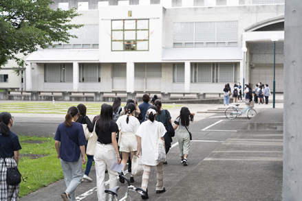 希望する学科の学生と校内を回れるので、学生生活をイメージしやすい希望する学科の学生と校内を回れるので、学生生活をイメージしやすい